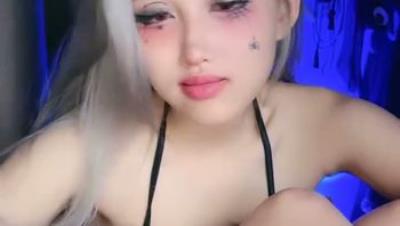 颜值嫩妹【小雨有点热】Part1，好身材大长腿，裸舞诱惑，少毛一线天，粉奶粉穴