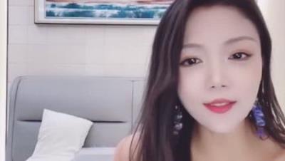 ️黑丝御姐【白兔】高颜眼镜御姐双飞黑丝制服舌吻口爆足交无套内射2(5V)