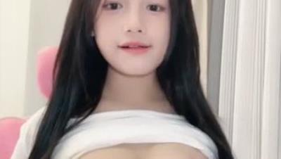 【S狐狸精】G奶女学生顶级身材S曲线 奶子又大又圆 无毛嫩穴一线天 裸舞魅舞狂撸中 自慰流白浆