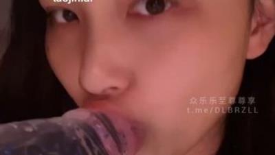 广东K罩杯M属性骚母狗小莓【J杯KK】爱露出喜欢被调教辱骂，爆乳展示，自慰高潮，喷水，阿黑颜肥逼