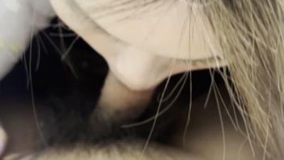 【S级泄密】台湾脐钉反差白虎妹，穿上情趣内衣跟猥琐男做爱露脸口交按在床上疯狂的后入中出骚穴娇喘不断 