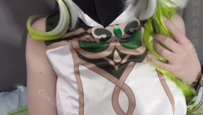 粉嫩COS少女『星十三』小屁股真的很棒 自己女上坐着鸡巴来回摇摆，如玉般的身体 酥到骨头里！(2V)