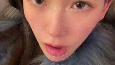 微博百万粉丝网红丝足母狗「Chloe霏霏 」全程露脸无套啪啪,狂干白虎嫩穴内射骚逼，口交口爆摄影师，自慰模穴超清画质尺度炸裂7V