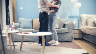 七天探花_牛仔裤爱笑嫩妹，樱桃小嘴舌头口技一流，高清视角多姿势啪啪盛宴