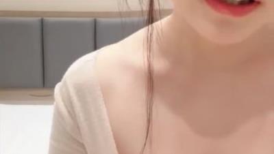 推荐 尤物女神【姨子求饶】金黄阴毛粉屄 全身雪白 巨乳美奶 长腿翘臀 熟睡中被强操