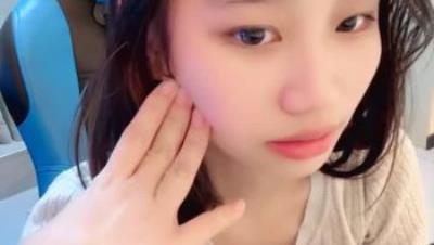 ️娇小嫩妹【05性感小野猫】反差骚母狗按头口爆无套大力骑乘1(4V)