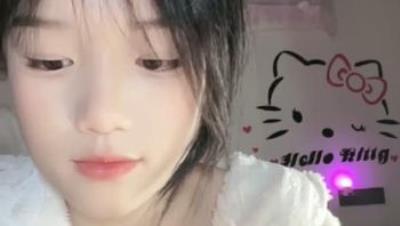 强烈推荐！G奶校花回归！清纯高颜值嫩妹【青柠】最新福利，脸粉鲍同框自慰狂插！爽喷~