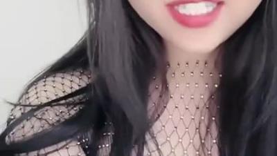 ️极品御姐 爆乳肥臀【南姗】大白美乳全裸大尺度 黄瓜道具自慰 呻吟诱惑喷水6(7V)