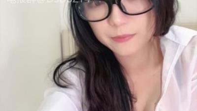 ️新人眼镜校花 十个眼镜九个骚 闷骚型丝袜大长腿舌钉口爆啪啪4(10V)