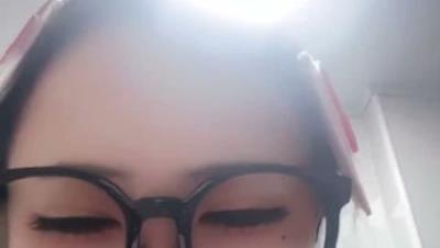 爆乳眼镜骚妹【小鹿迷糊】又是一个大奶骚逼 毛毛很旺盛 闷骚 肛交 无套内射 骚爆了