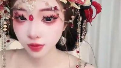全网第一骚萝，年后正式复出【炫迈】古装cos自慰喷水，越来越骚了