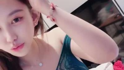 校花学妹【羊村美骚】完美身材 全身雪白细嫩 丰满美乳 极品翘臀 掰开嫩穴跳蛋自慰