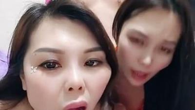 【骚母狗组合】两个嫂子共侍一夫 你争我抢 如狼似虎 喜欢熟女的不要错过 (5)