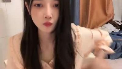 ️女神校花【小蝴蝶会飞】校花颜值长腿女神 开裆黑丝道具狂插5(3V)