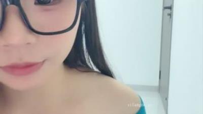 【07清纯美少女】小骚货的男友兄弟失恋 三人在家一起喝酒 男友喝多后不省人事和兄弟打炮啪啪 (2)