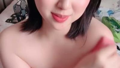 【奶大狒狒】眼镜御姐 气质稳稳拿捏 G奶肥臀 无毛肥美馒头逼眯着一条缝 怼屏抠穴自慰 秒射