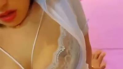 【最新抖音福利】大蝴蝶骚穴轻熟女【燕燕暖心阁】定制视频⑴，脸穴同框掰穴性爱啪啪
