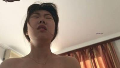 “好爽~要来了”对话精彩，情侣露脸性爱真实自拍，边肏边沟通，骚女叫声好销魂