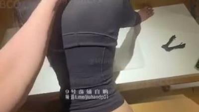 性感大长腿极品御姐『北北从前』约好的晚上开房，小骚货下午特意去健身房练骚屁股，练完汗淋淋直奔酒店 下面全是骚水